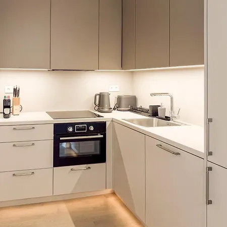 River View Design Apartment, 14th Floor, Citycenter, Ac, Parking شقة براتسيلافا